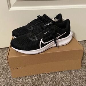 Nike Air Zoom Pegasus 40 Womens Sz 9 Black Athletic Running Sneaker NEW